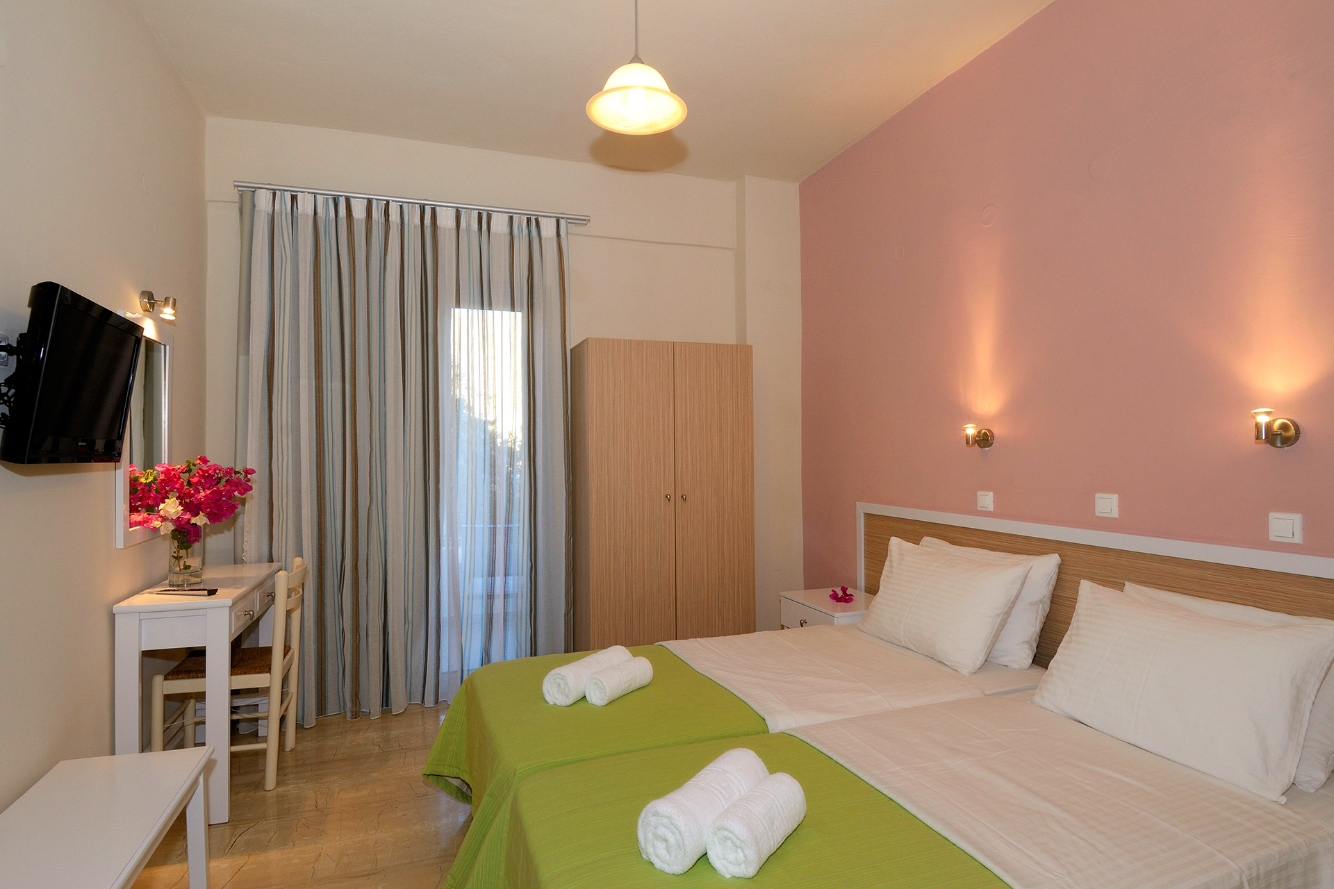 Costas & Chrysoula rooms & apartments